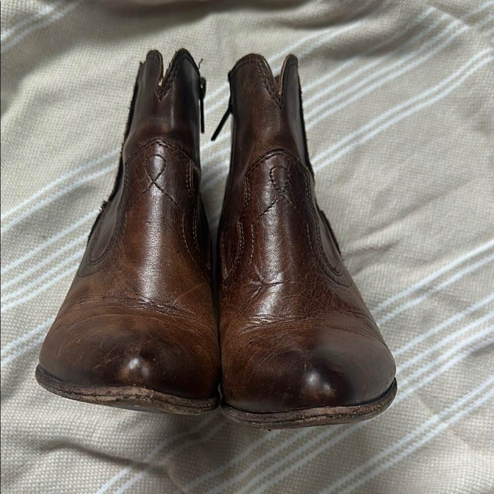 Frye Renee Seam Short Ankle Boots - US 8.5 - Picture 5 of 14